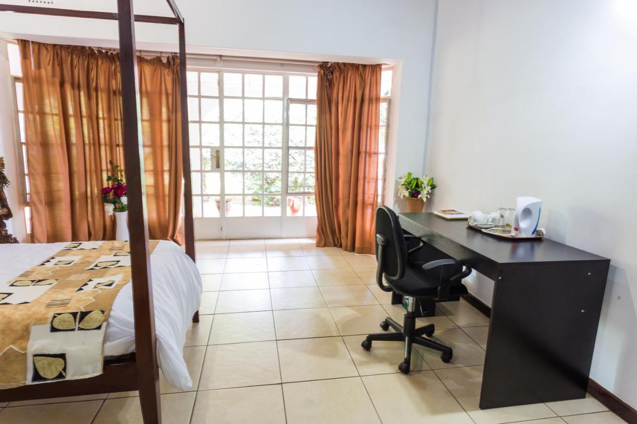 The Ad Lib Executive Lodge Lilongwe Exterior foto